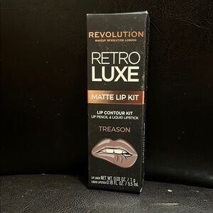Revolution Retro Luxe Matte Lip Kit Treason New